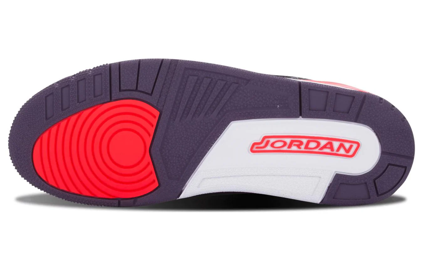136064 005 Air Jordan 3 Retro Crimson - Image 4