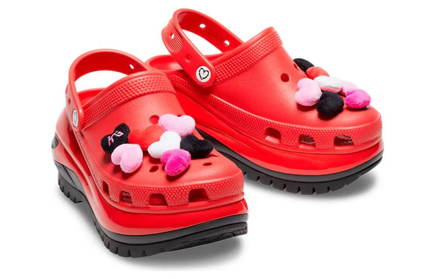 207696 8C1 Crocs Mega Crush Clog Karol G - Image 3