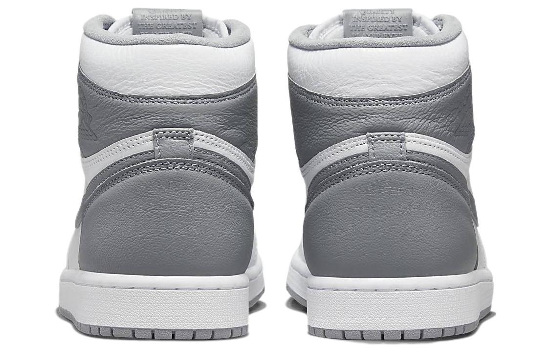 555088 037 Air Jordan 1 Retro High OG Stealth - Image 4