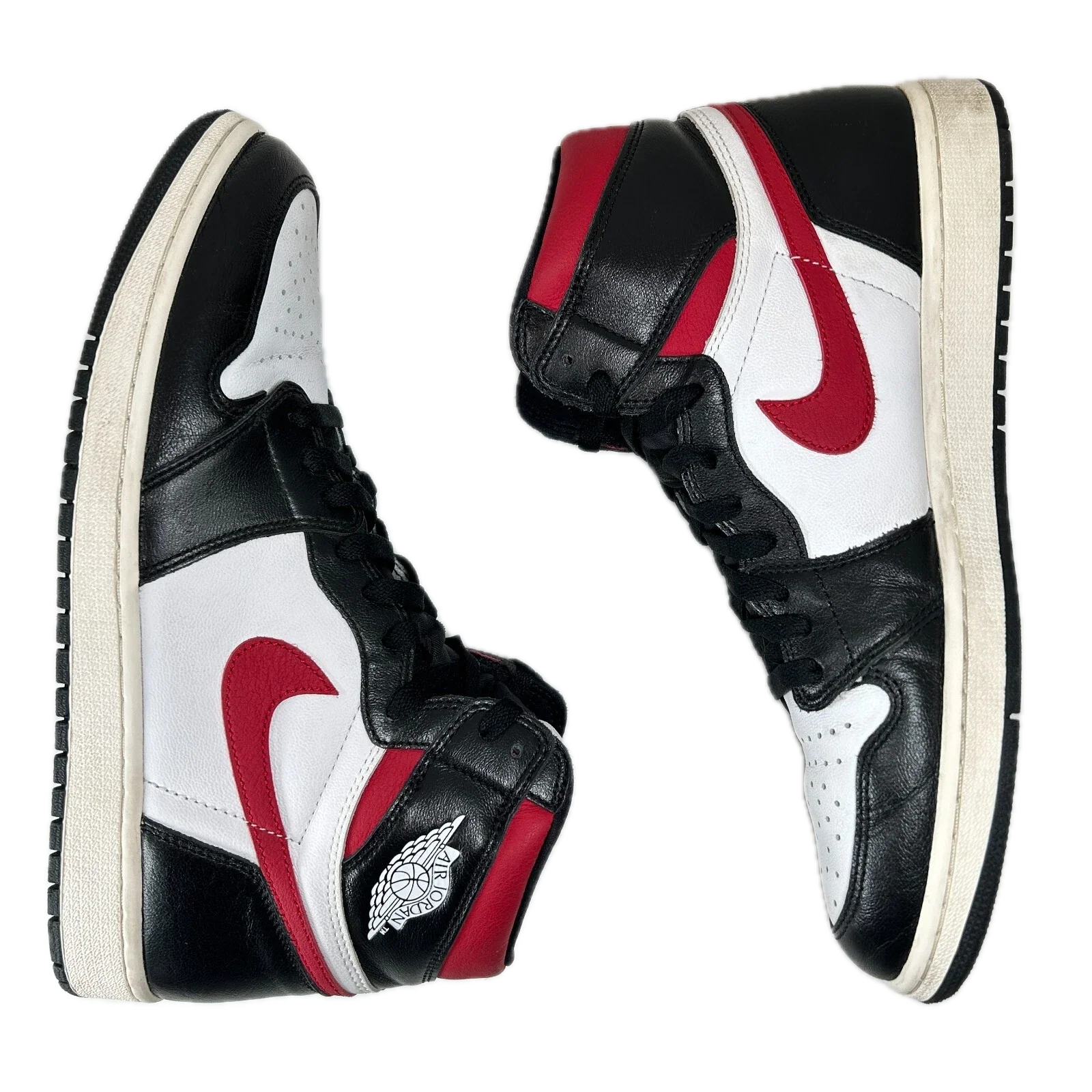 555088 061 Jordan 1 Retro High Bloodline [USED] - 12.5 (Used) - Image 4