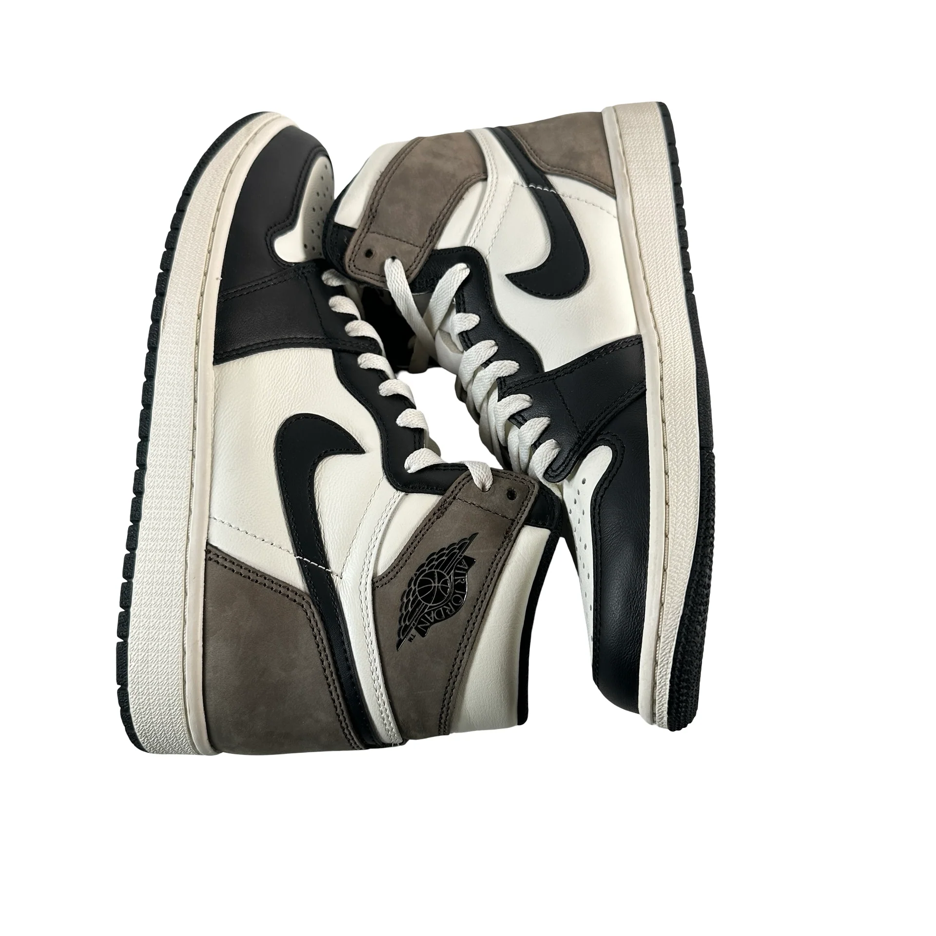 555088 105 Jordan 1 Mocha [USED] - 8.5 M (VNDS) (No Box) - Image 4