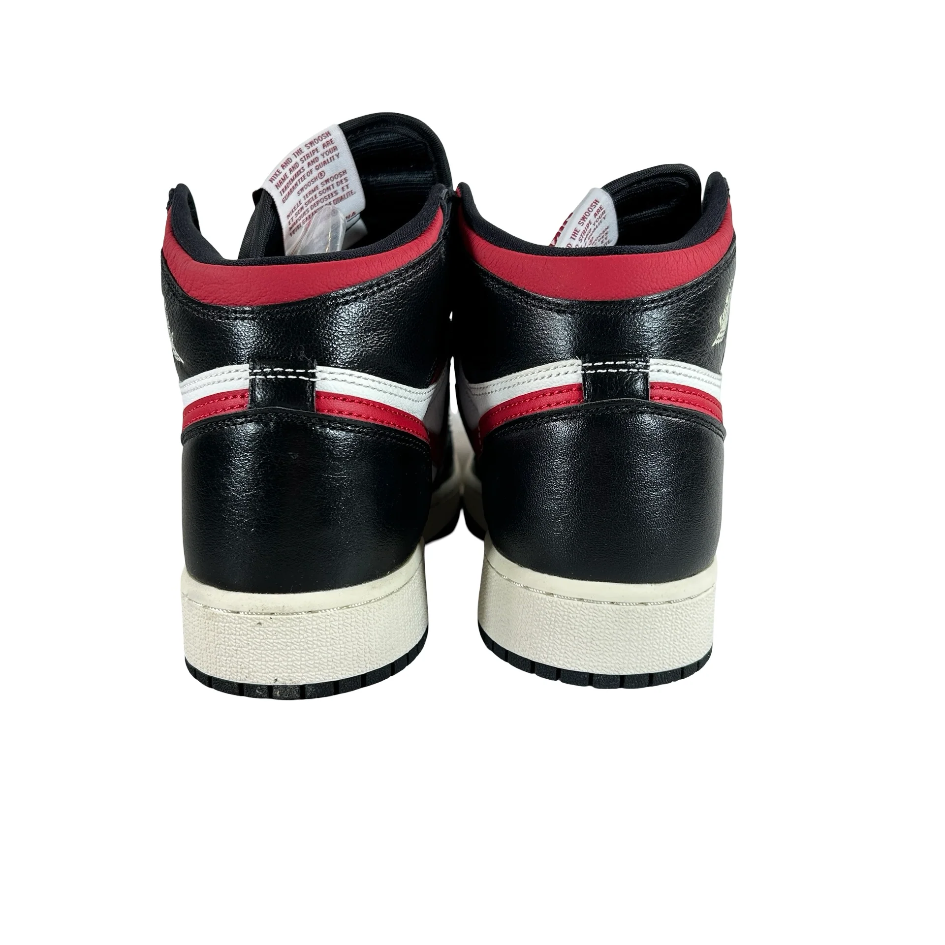 575441 061 Jordan 1 Retro High Black Gym Red (GS) [CONDITIONAL] - 5 Y (Yellowing) - Image 3