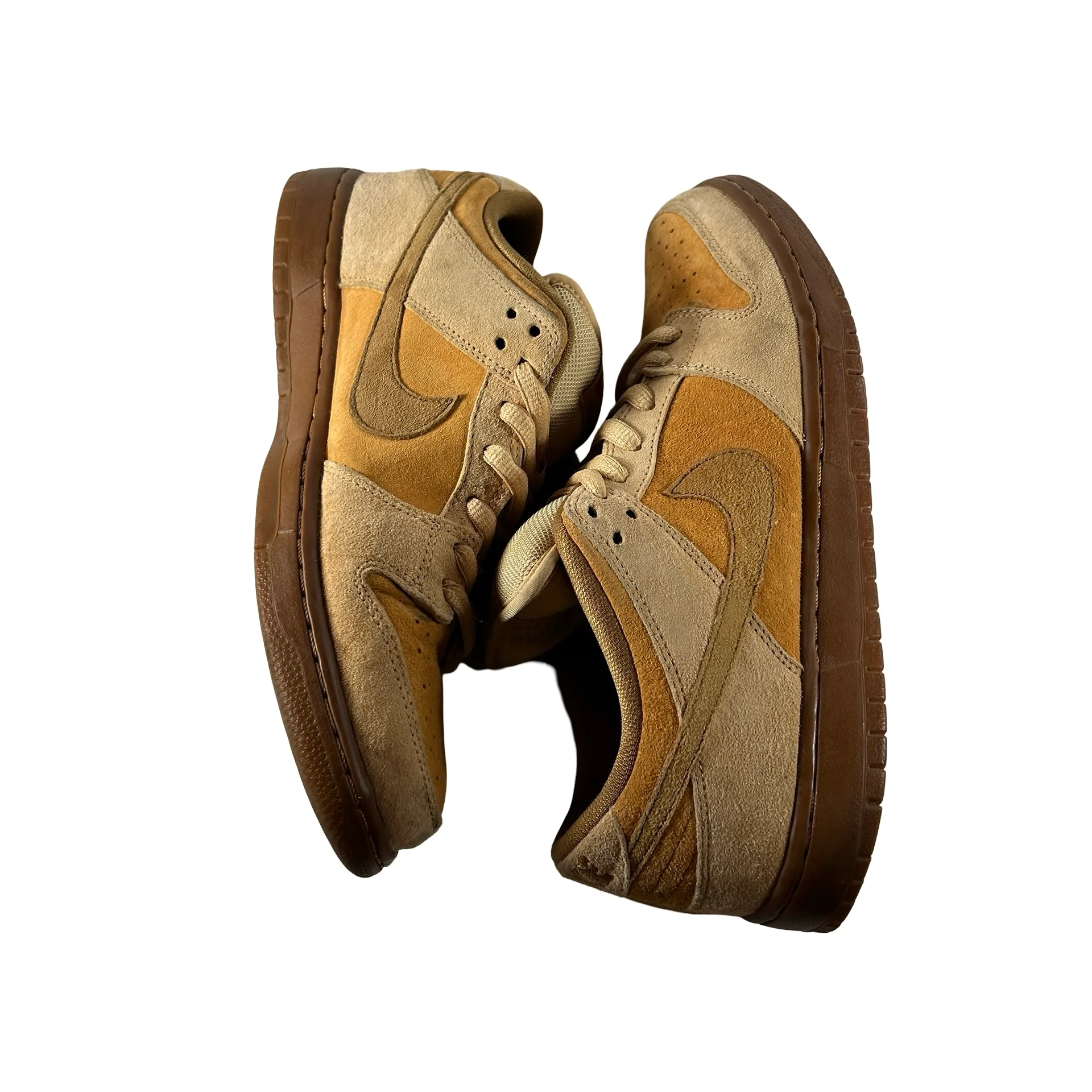 883232 700 Nike SB Dunk Low Wheat (2017) [USED] - 9.5 M (Used) (Replace Box) - Image 2