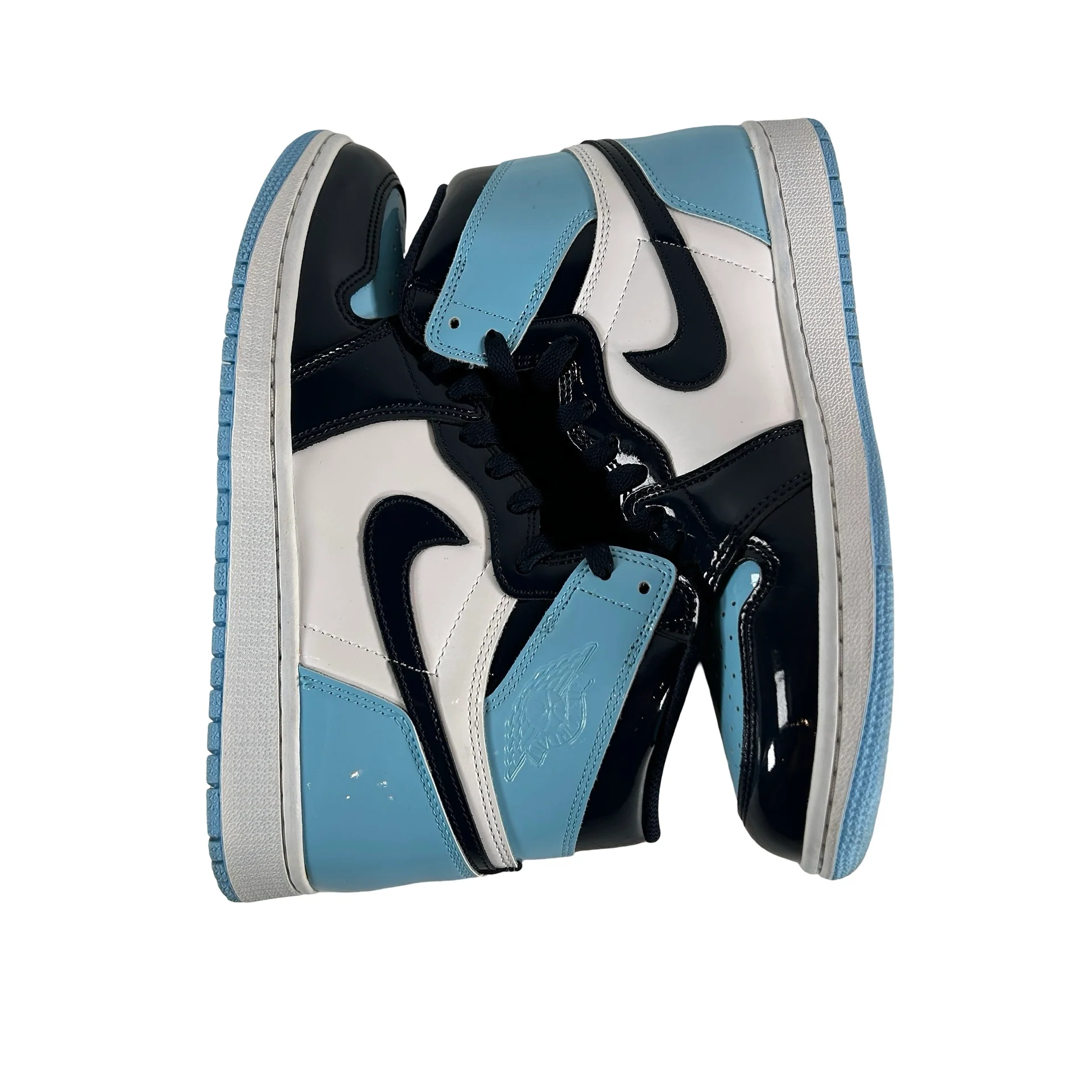 CD0461 401 Jordan 1 Retro High UNC Patent (Women's) [USED] - 8.5 W (Used) - Image 4
