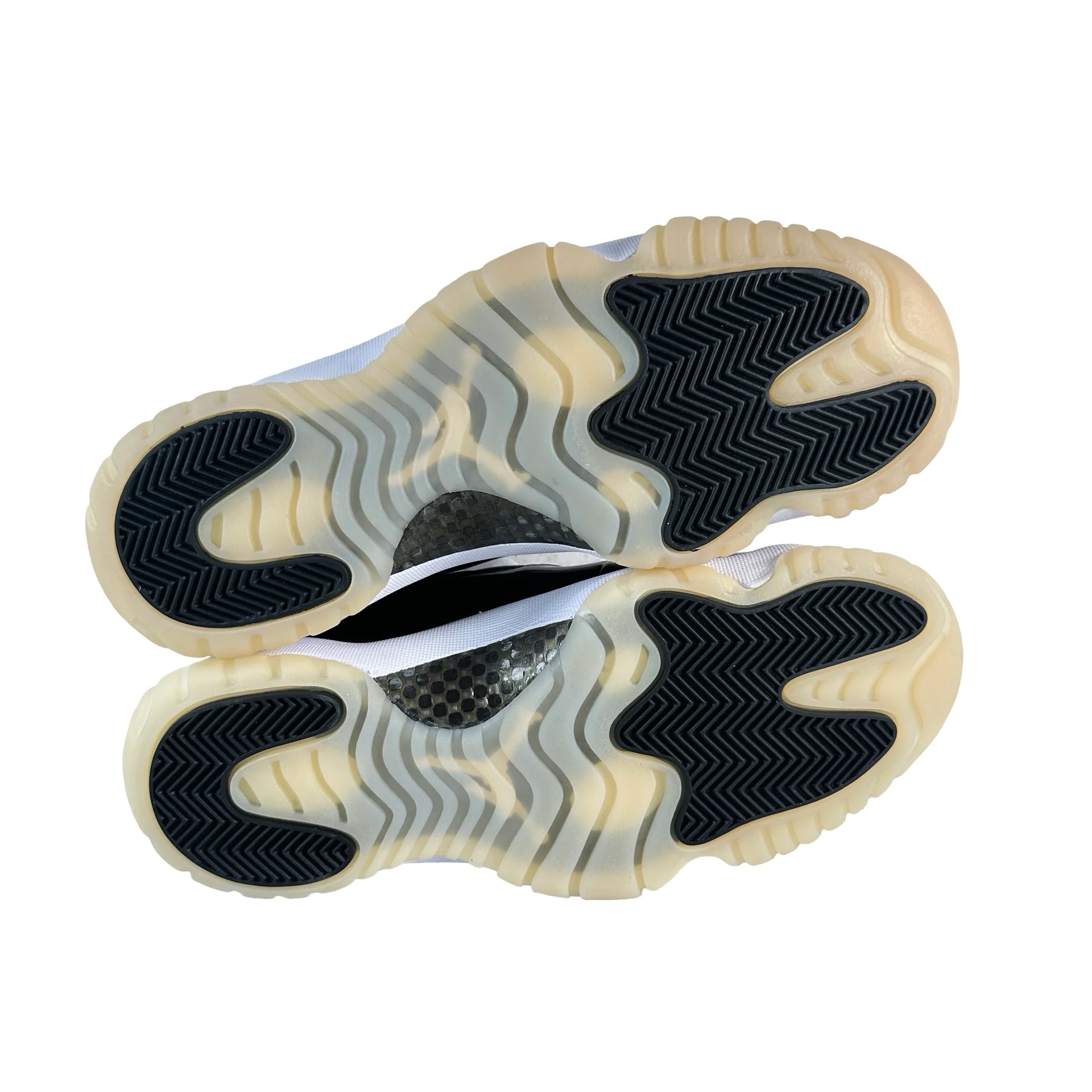 CT8012 170 Jordan 11 Retro DMP Defining Moments (2023) [CONDITIONAL] - 9.5 M (Yellowing) - Image 6