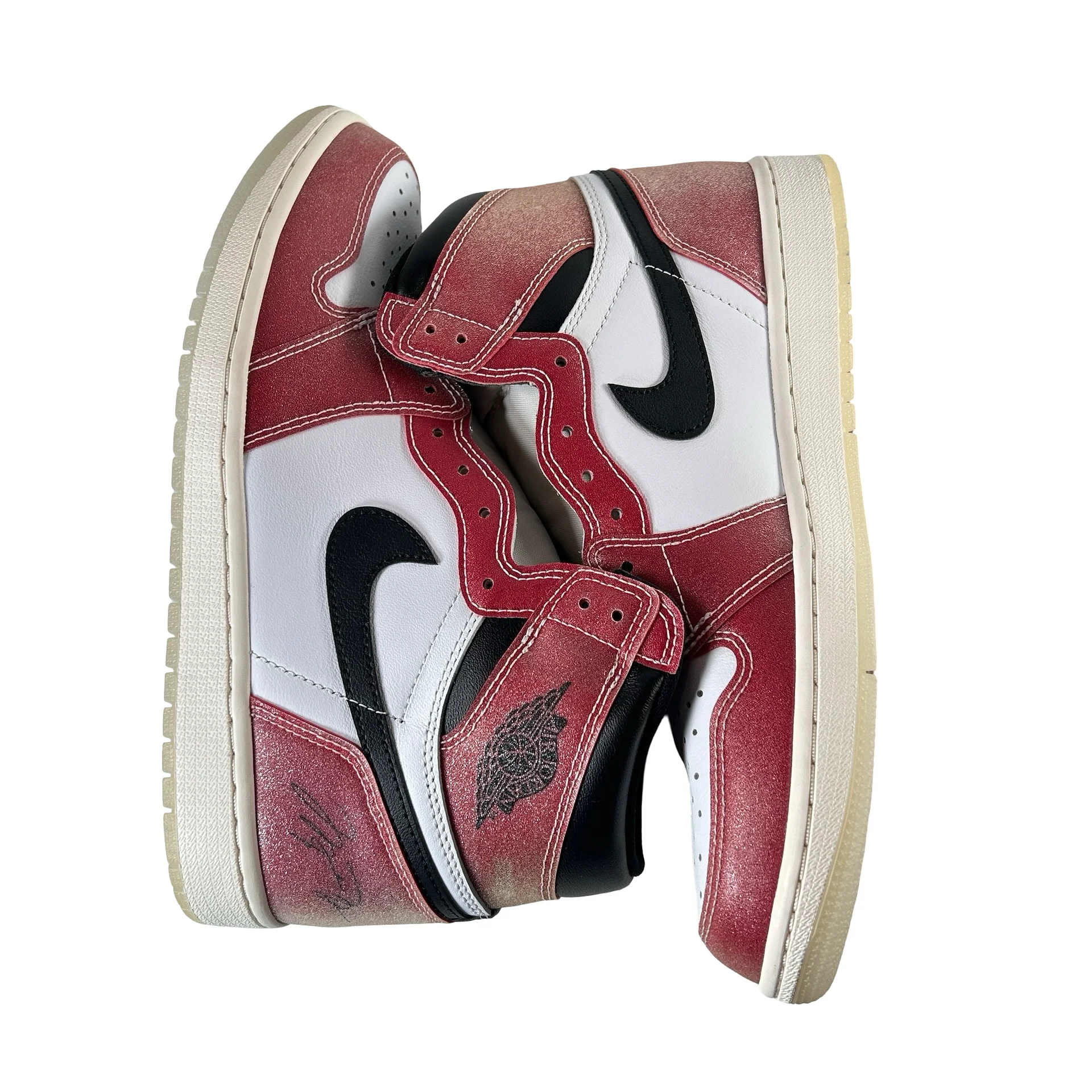 DA2728 100 Jordan 1 Trophy Room - 10.5 M (Yellowing Soles4) - Image 4