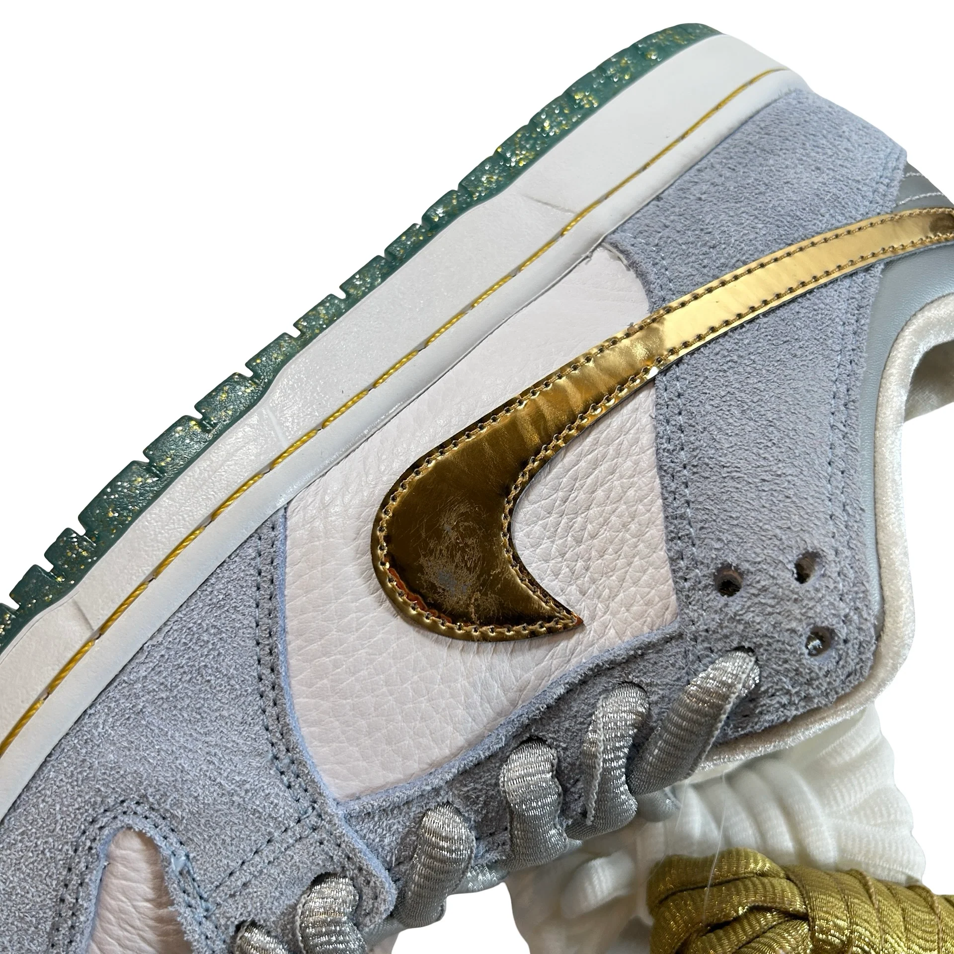 DC9936 100 Nike SB Dunk Low Sean Cliver [CONDITIONAL] - 9.5 M (Yellowing) - Image 9