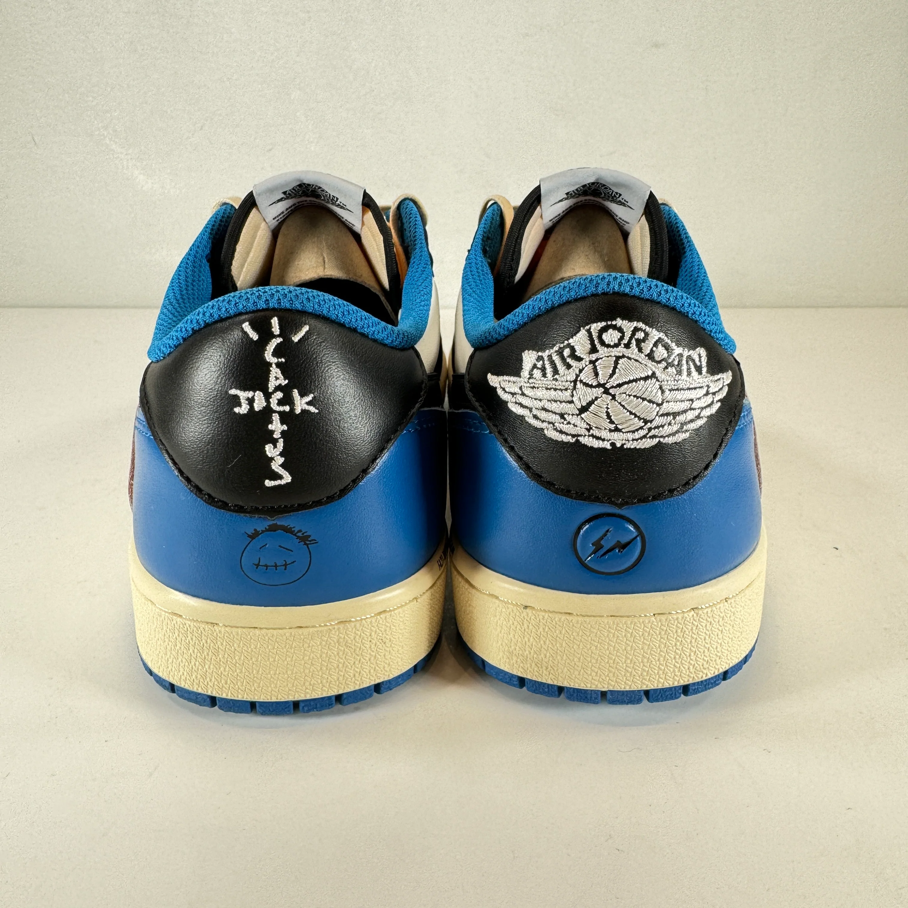 DM7866 140 Jordan 1 Low Fragment x Travis Scott [USED] - 10.5 M (VNDS) - Image 3