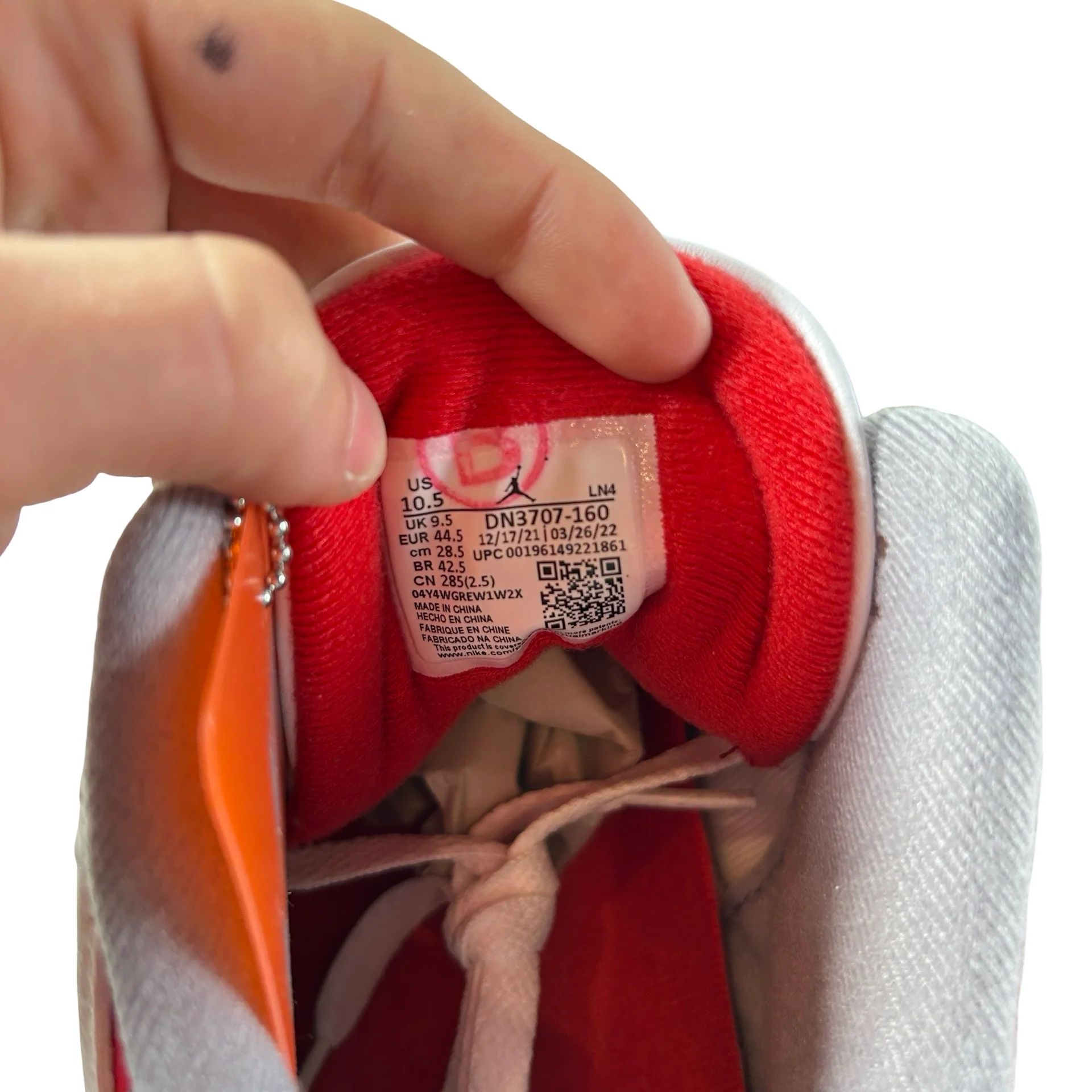 DN3707 160 Jordan 3 Retro Fire Red (2022) [CONDITIONAL] - 10.5 M (B-Grade) - Image 6