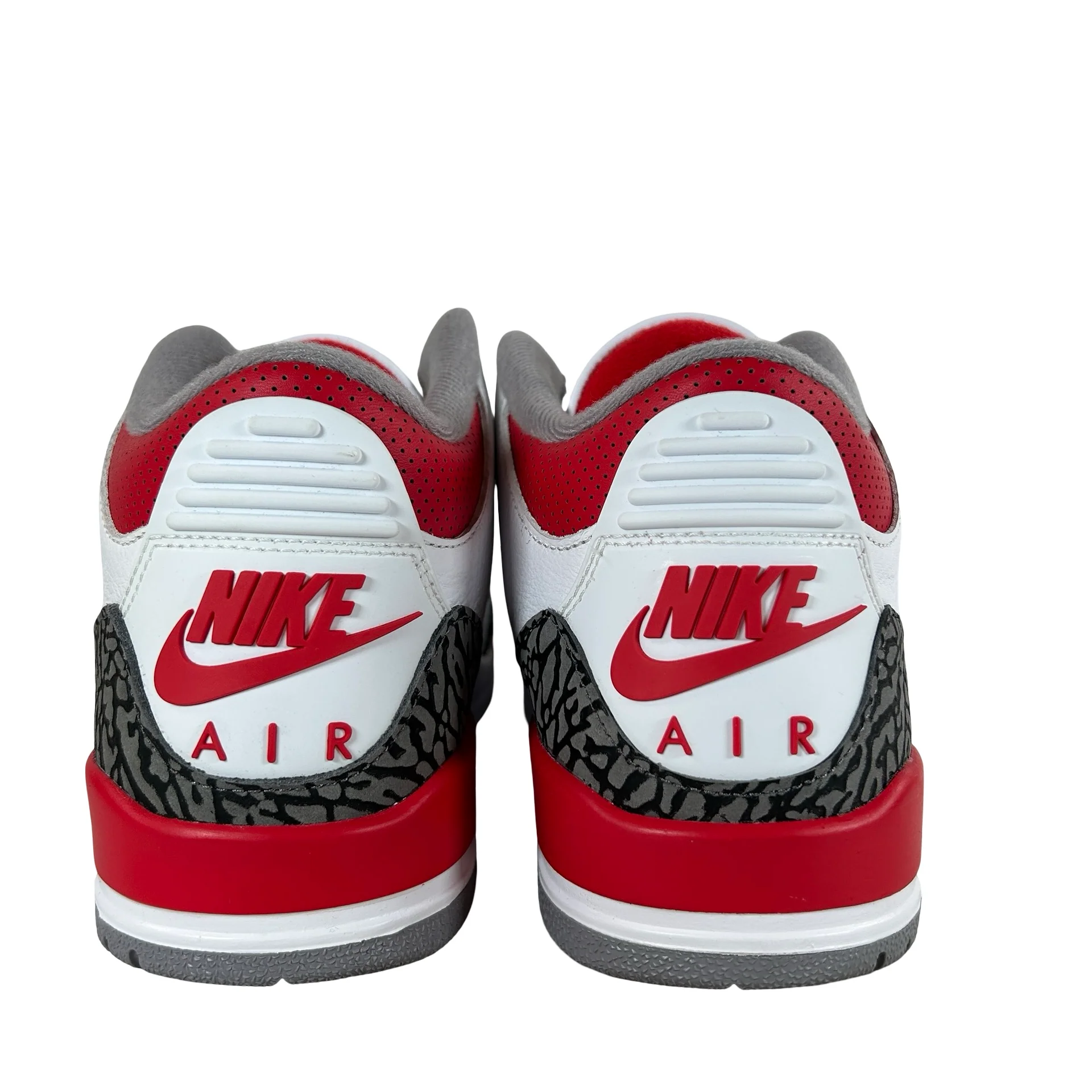 DN3707 160 Jordan 3 Retro Fire Red (2022) [USED] - 8.5 (Used) (Replace Box) - Image 3