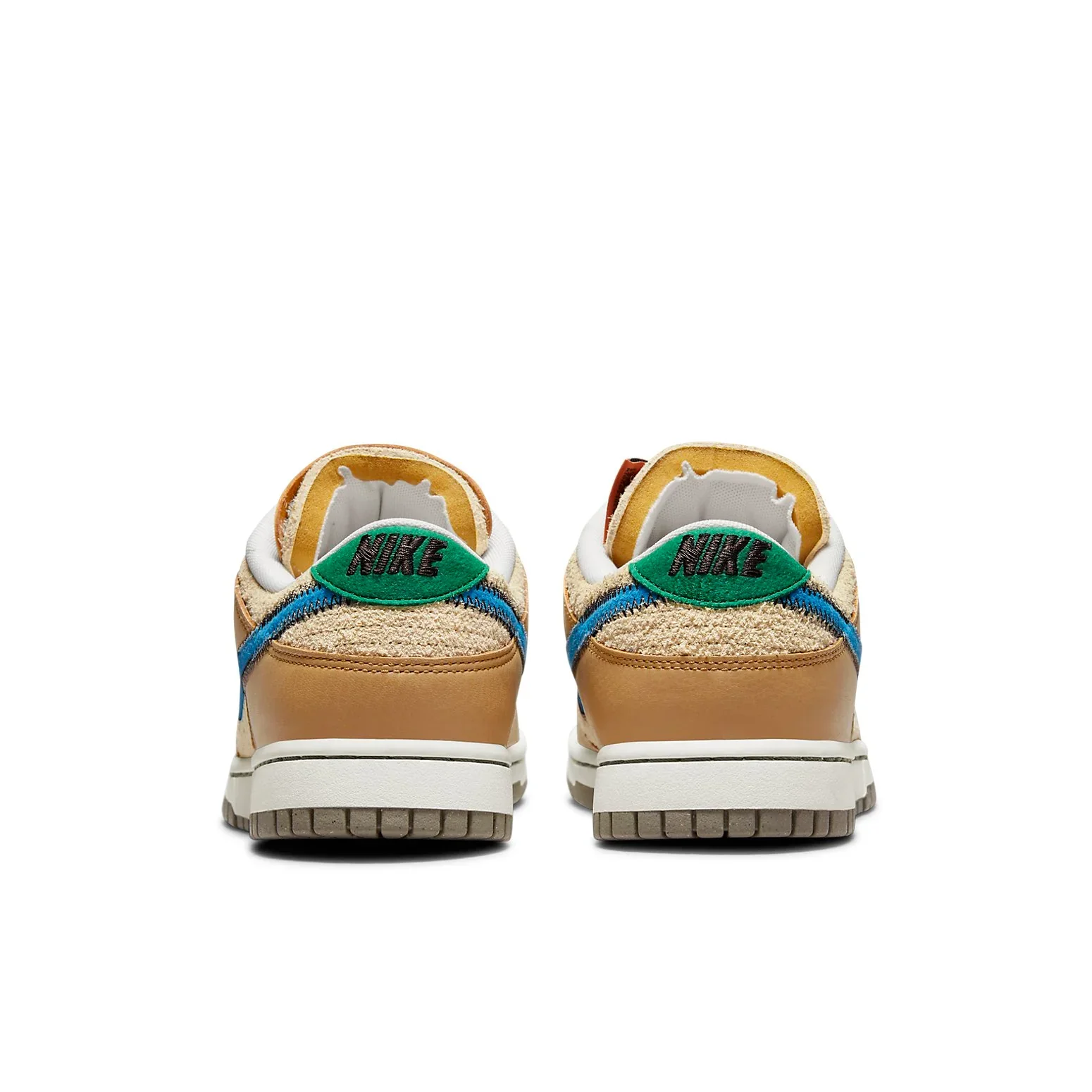 DO6712 200 Nike Dunk Low size? Dark Driftwood - Image 5