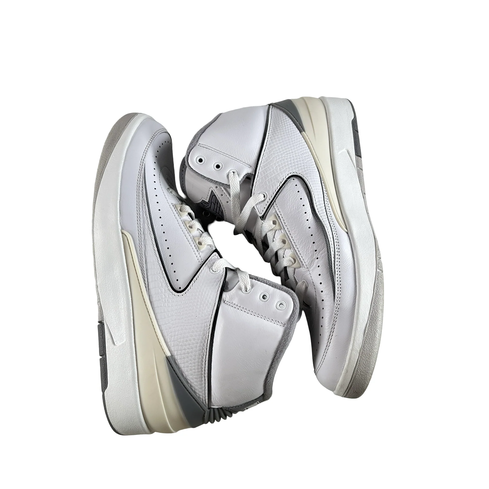 DR8884 100 Jordan 2 Retro Cement Grey [USED] - 9 M (Used) - Image 4