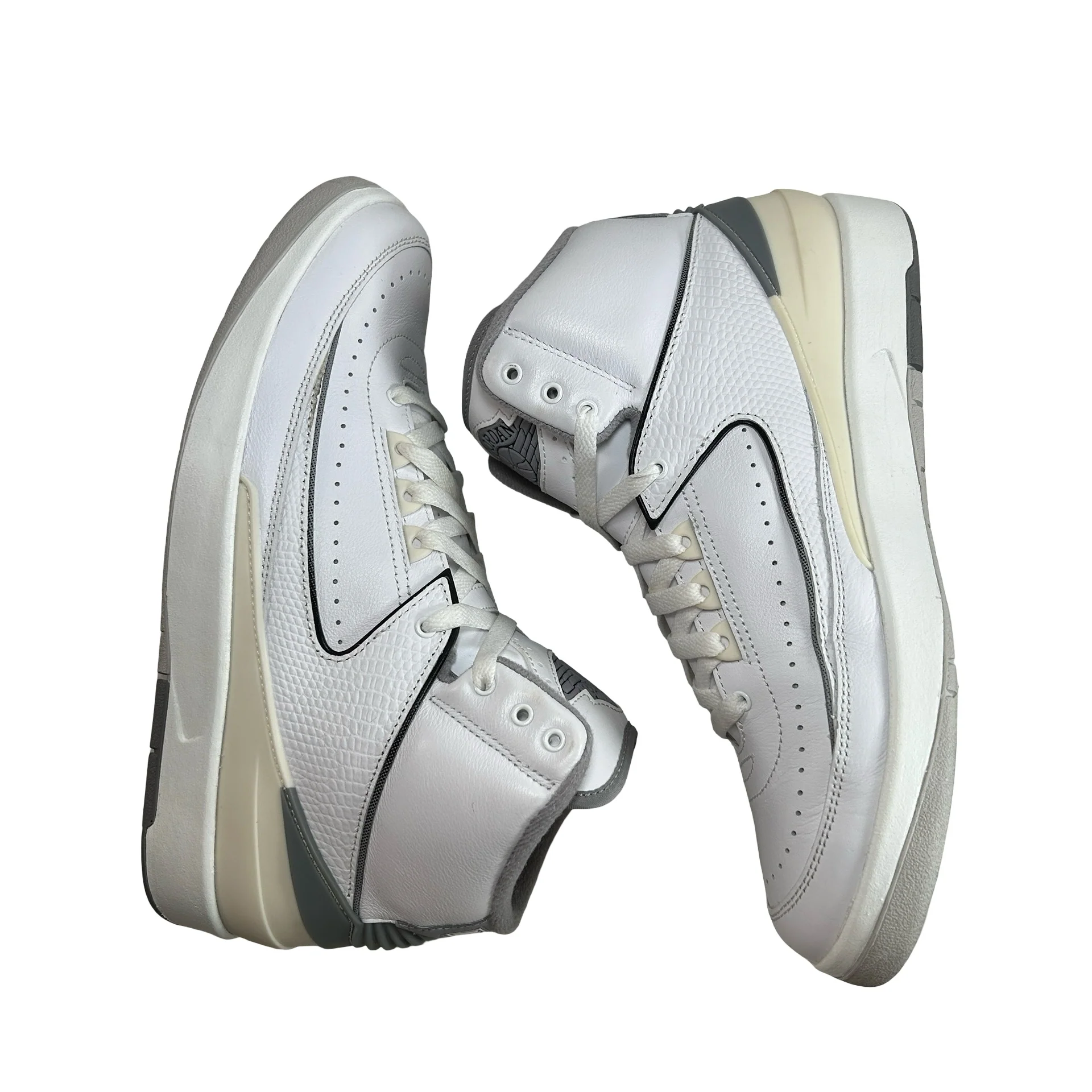 DR8884 100 Jordan 2 Retro Cement Grey [USED] - 9 M (Used) - Image 4