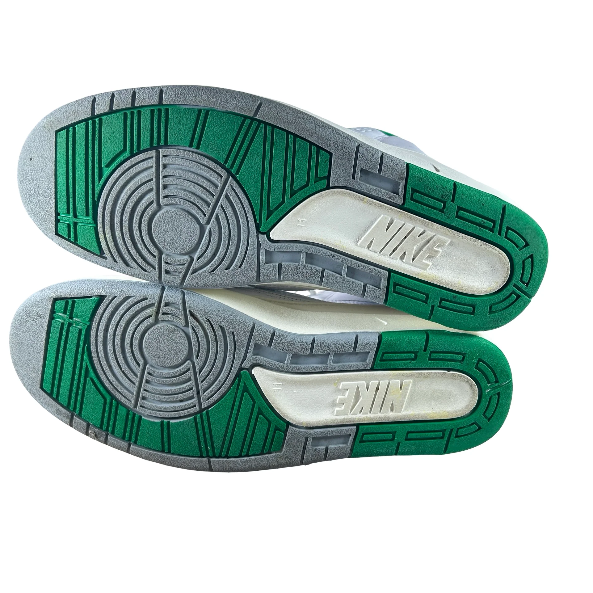 DR8884 103 Jordan 2 Retro Lucky Green - 11 M (Used) (No Box) - Image 6