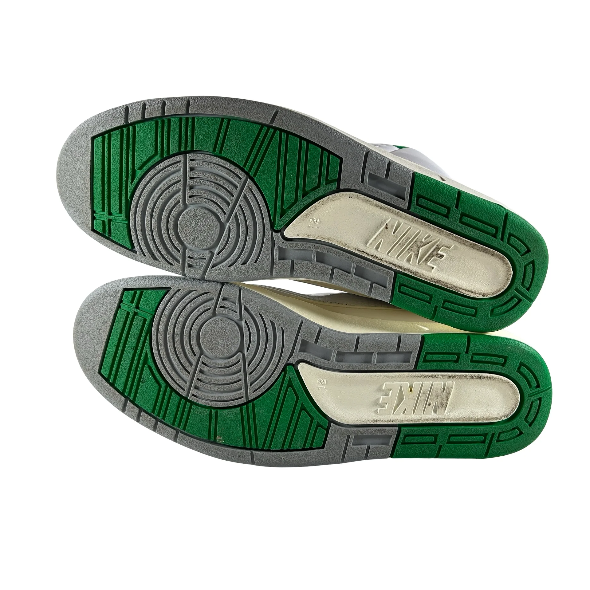 DR8884 103 Jordan 2 Retro Lucky Green - 12 M (Used) (Replace Box) - Image 6