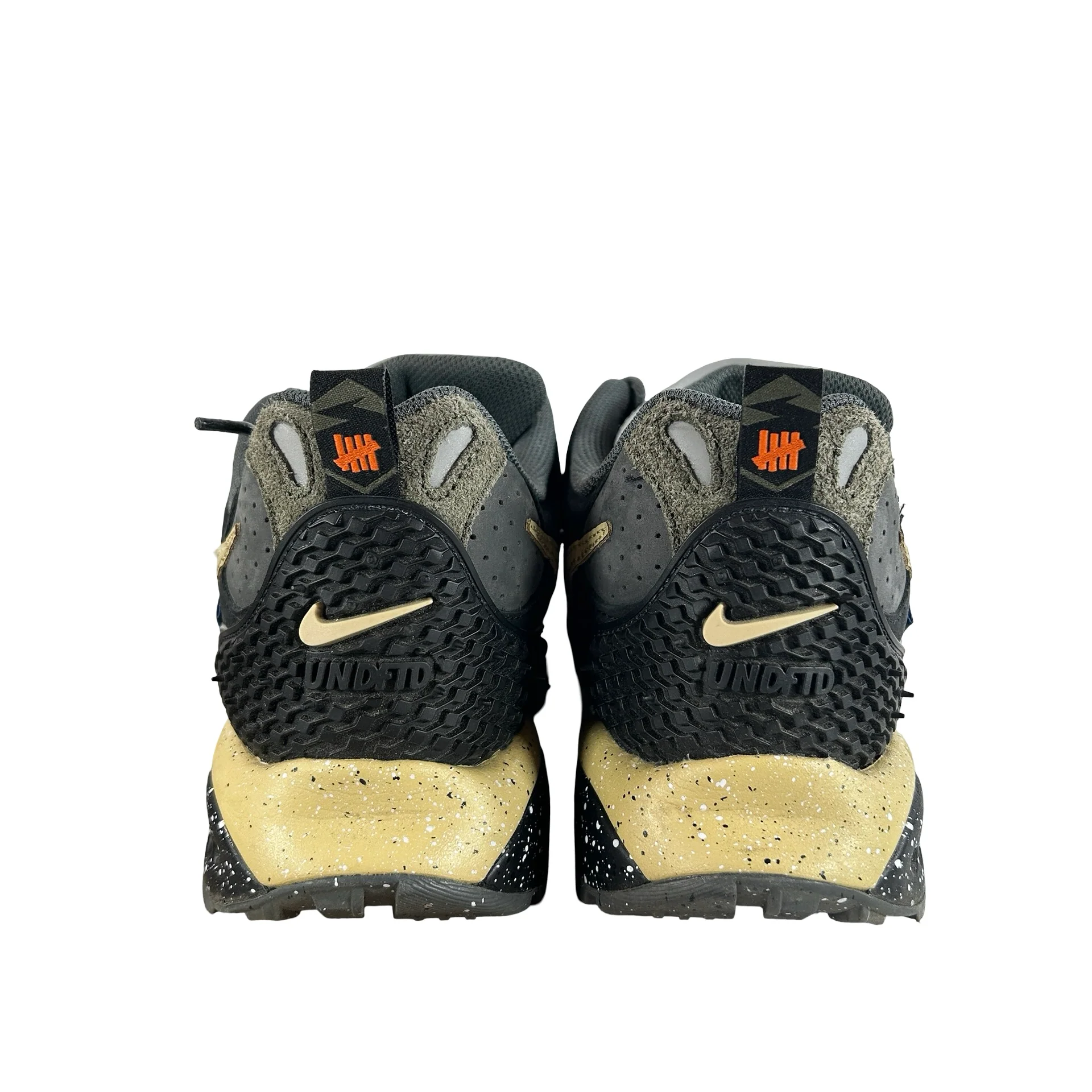 FN7546 300 Undefeated x Air Terra Humara 'Cargo Khaki' [USED] - 7.5 M (Used2) - Image 3