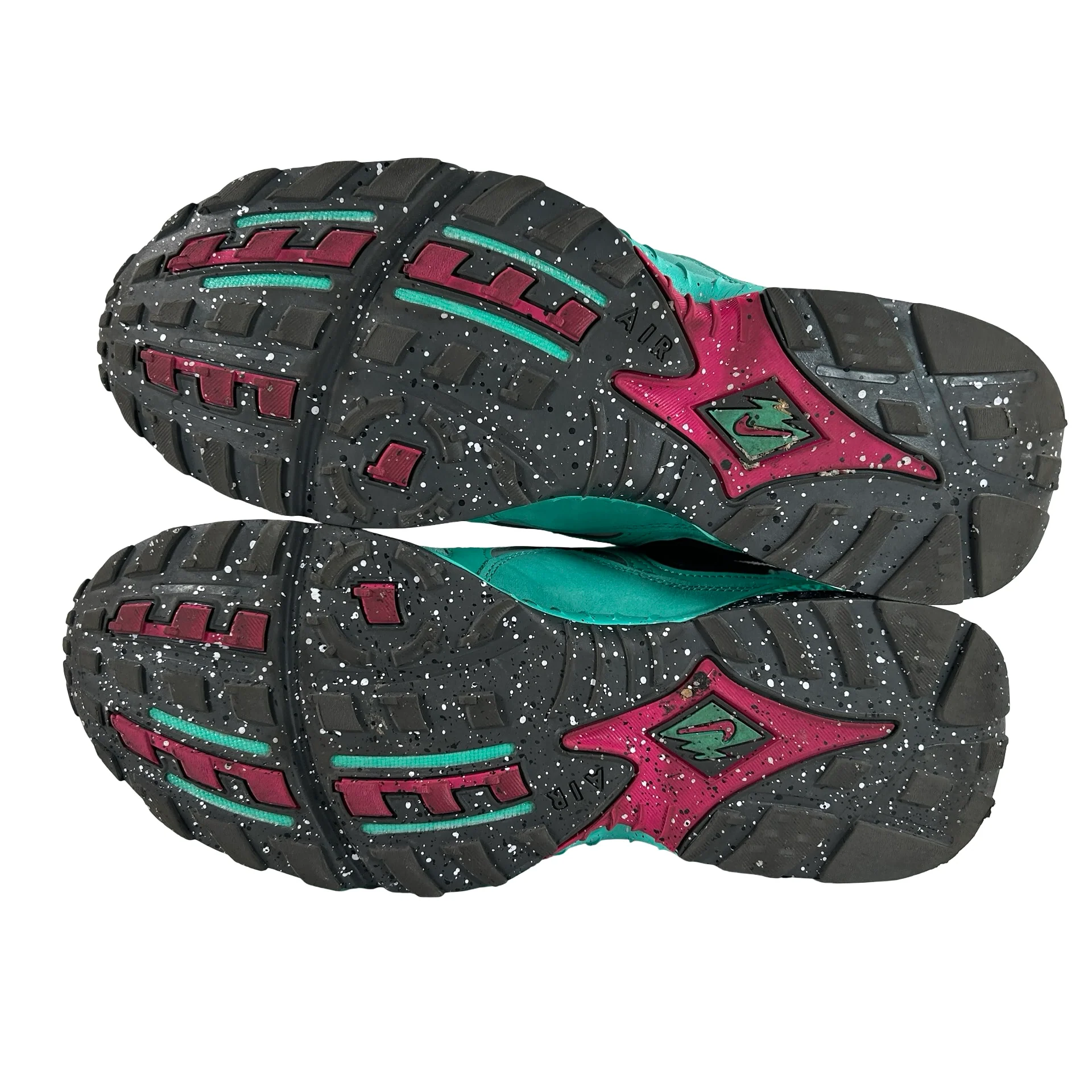 FN7546 301 Nike Air Terra Humara Undefeated Light Menta [USED] - 10.5 M (Used) - Image 6
