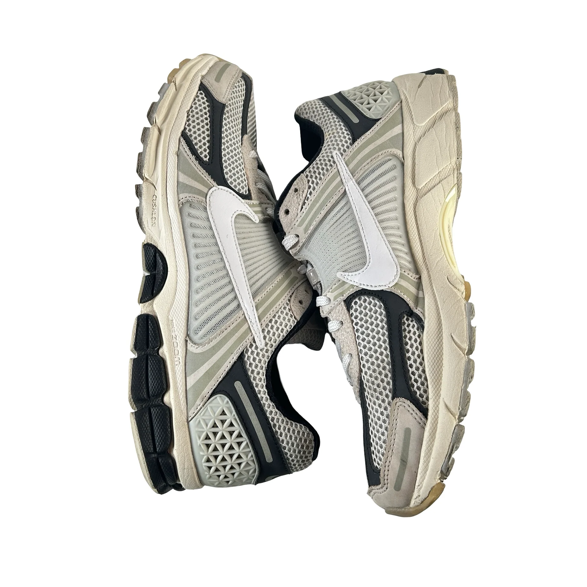 FN7649 110 Nike Zoom Vomero 5 Supersonic Light Bone Black [USED] - 11 M (Used2) - Image 5