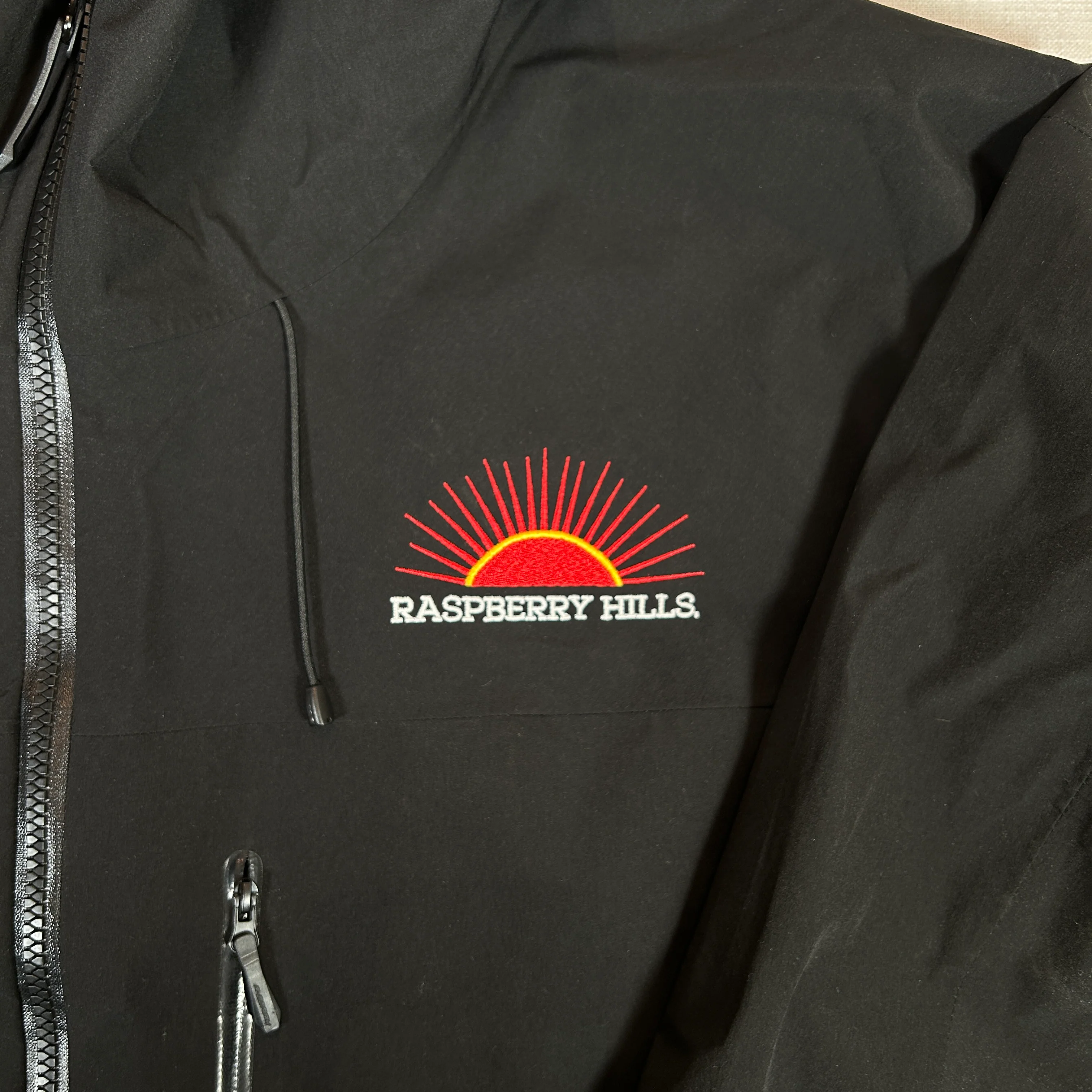 GV GALLERY Raspberry Hills Rain Jacket [USED] - L (Used) - Image 3