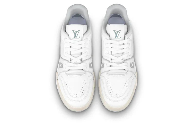 IA8WB9 Louis Vuitton Trainer White Signature [NO BOX] - Image 2