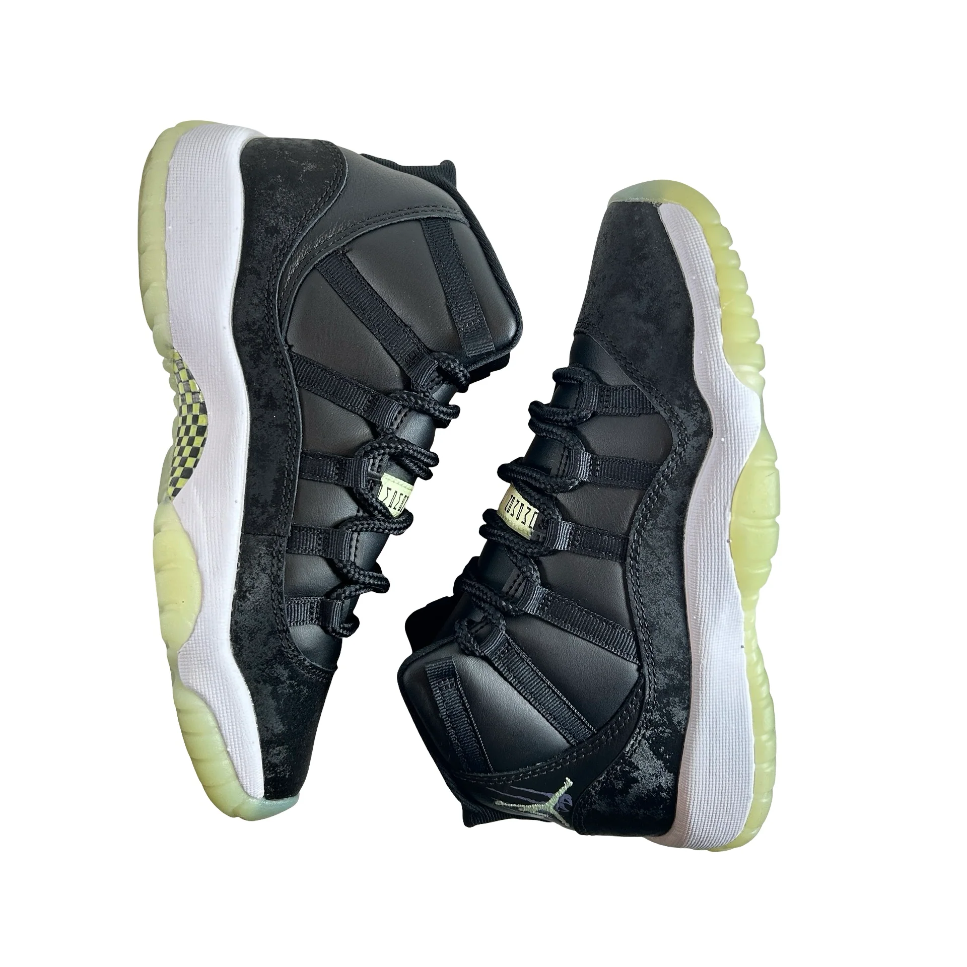 IB1378 001 Jordan 11 Retro Black Barely Volt (GS) [USED] - 5 Y (Used) - Image 5