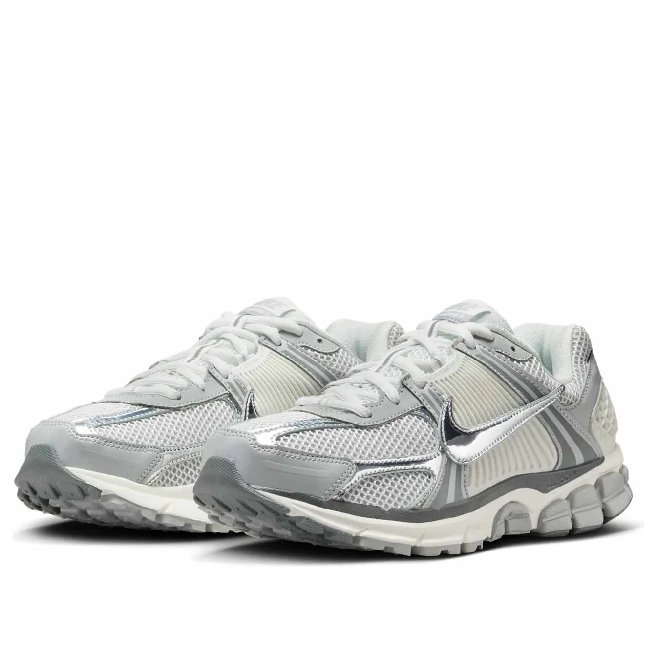 IM2219 121 Nike Zoom Vomero 5 Metallic Silver - Image 2