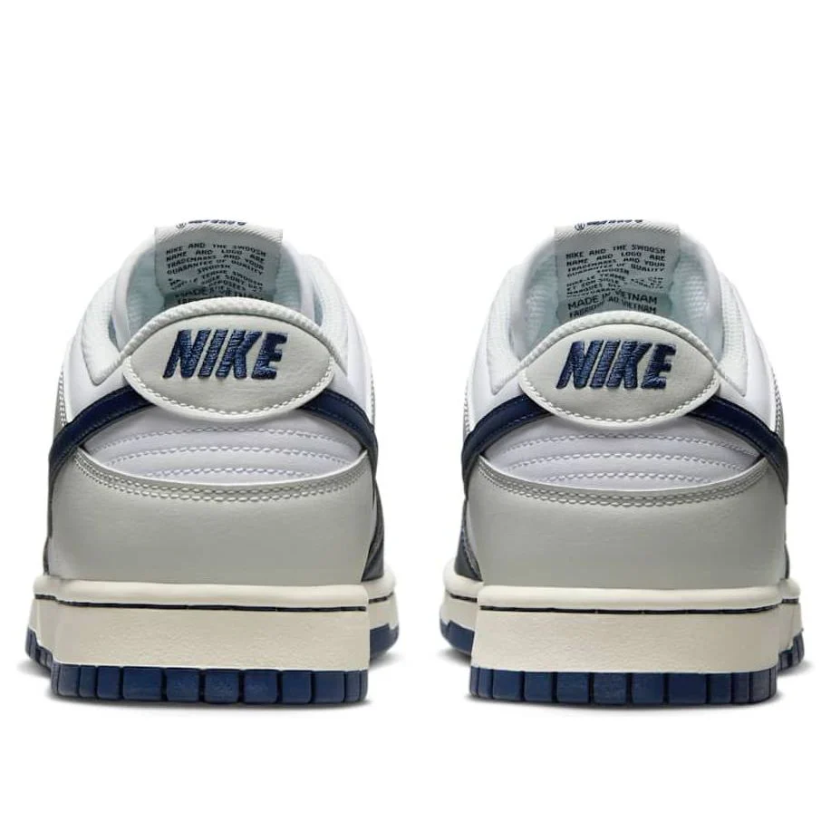 IM2222 101 Nike Dunk Low New York Yankees - Image 3