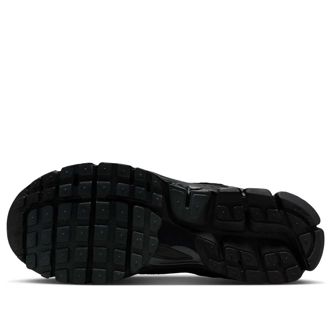 IM6597 001 Nike Zoom Vomero 5 Black Reflective - Image 5