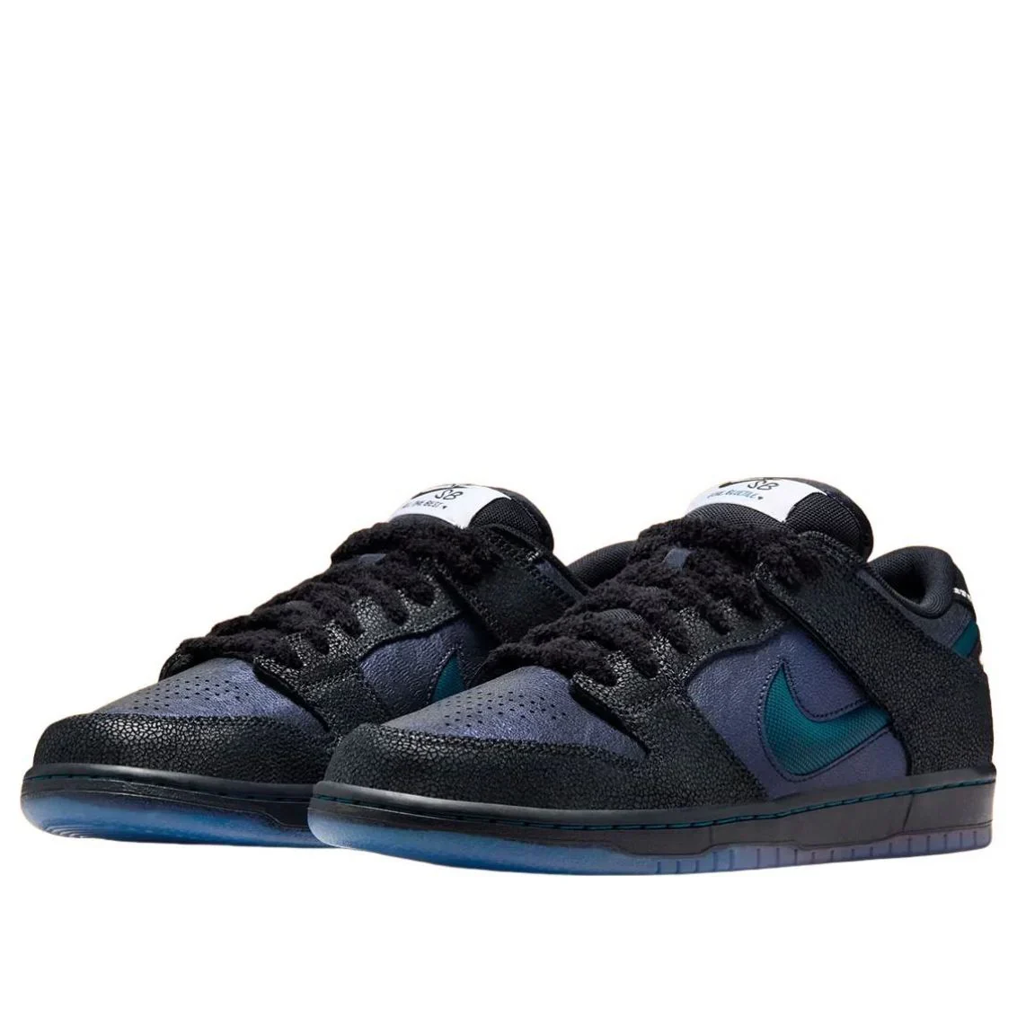 IQ1323 001 Nike SB Dunk Low Pro Bluetile Skateboards - Image 2